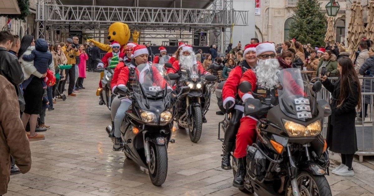 Tradicionalno okupljanje Moto Mrazova na Stradunu oduševilo najmlađe