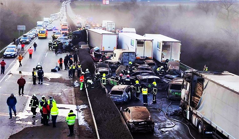 FOTO Lančani sudar 5 kamiona i 37 auta kod Budimpešte, deseci ozlijeđenih