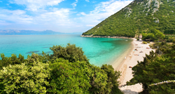 Nerazvikana i s kristalno čistim morem: Ovu hrvatsku plažu nahvalio je i Guardian