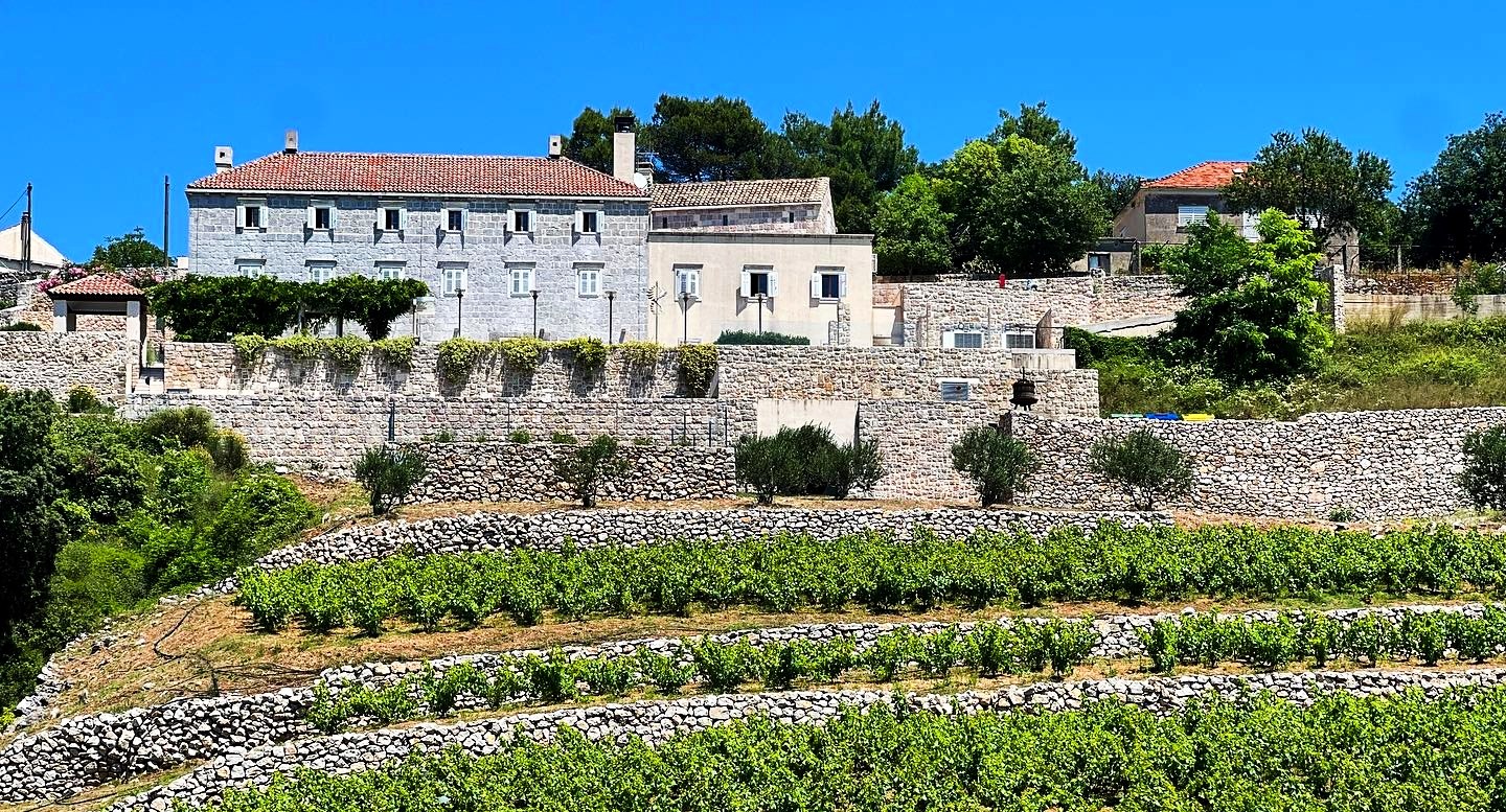 Iz ove vinarije na Pelješcu dolazi najbolje ocijenjeno hrvatsko vino svih vremena