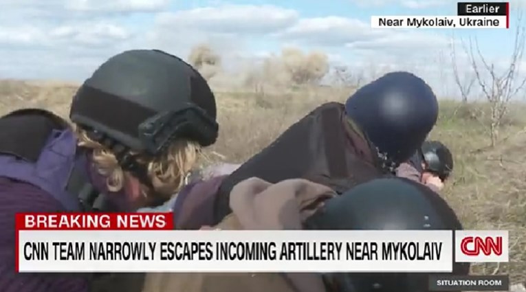VIDEO CNN-ova ekipa snimala prilog, oko njih počele padati granate