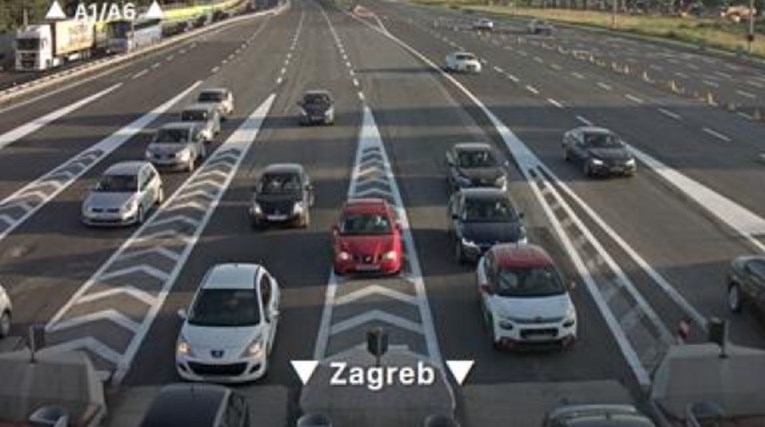 Gust je promet prema Zagrebu, ali se zasad vozi bez zastoja