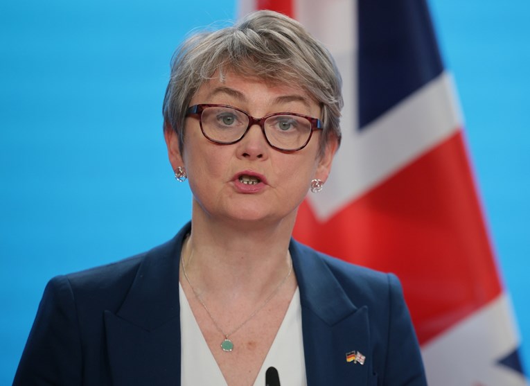 Britanska ministrica: Rusija protiv Zapada i Ukrajine koristi AI i lažne vijesti