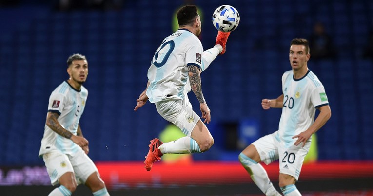 Evo koliko visoko je Messi letio dok su ga šokirani suigrači gledali