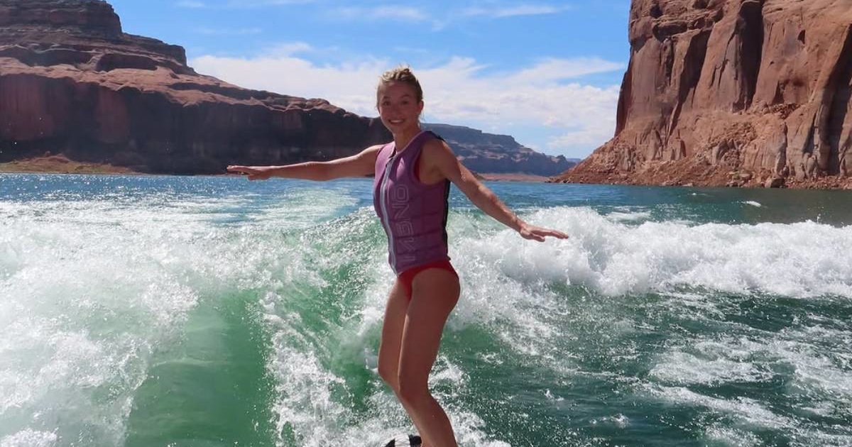 Sydney Sweeney podijelila fotke s ljetovanja, pozirala je u kupaćem