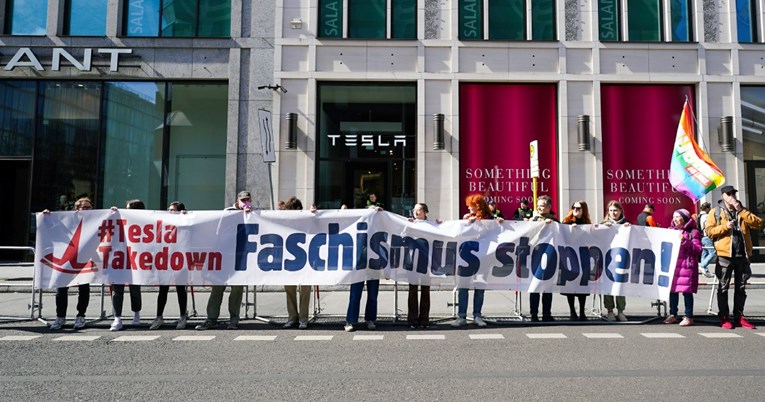 VIDEO Prosvjedi u Europi protiv Trumpa: "Svijet je umoran od tvojih gluposti Donalde"