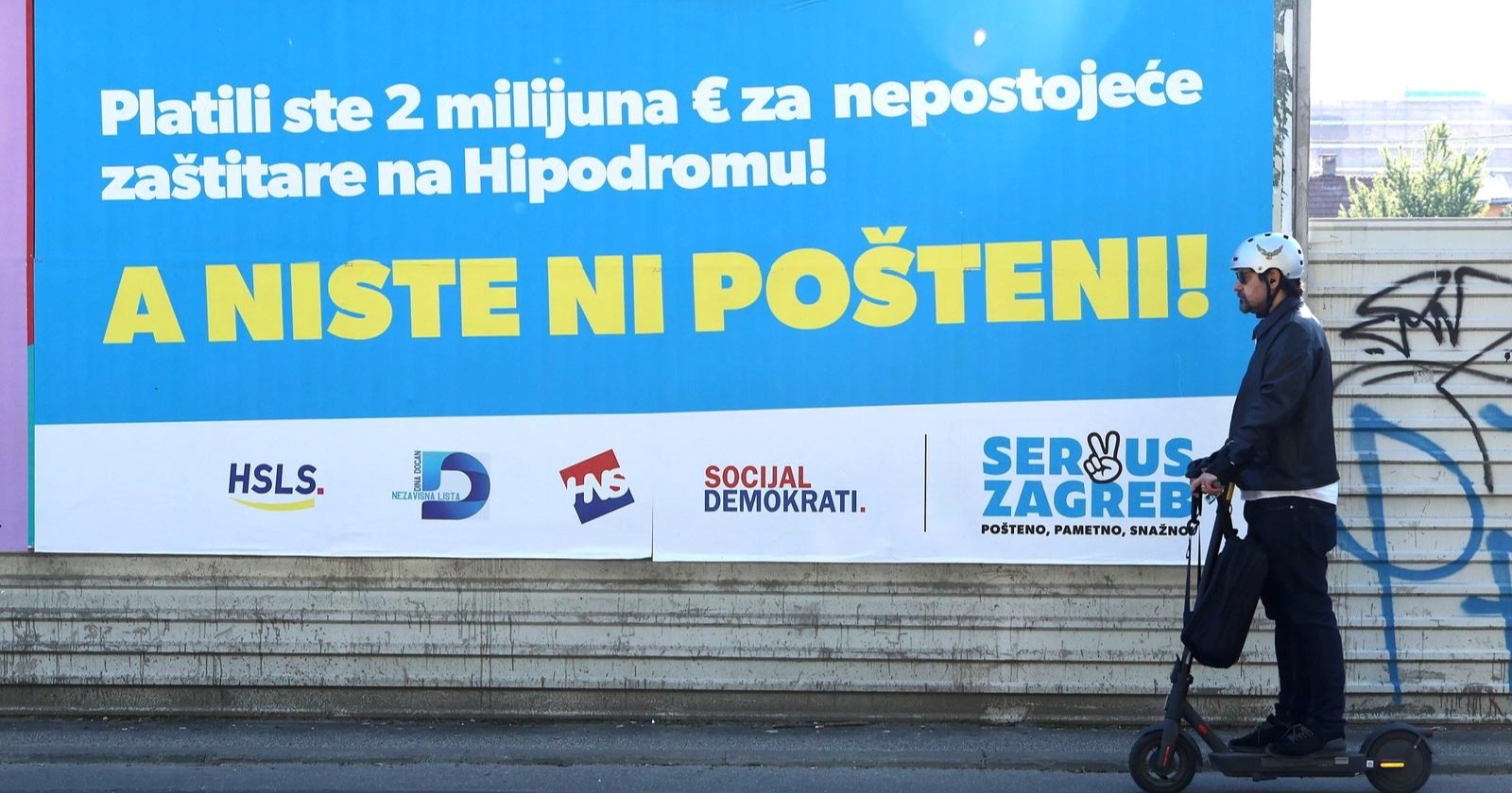 Bernardić postavio plakat protiv Tomaševića, pogledate fotografije