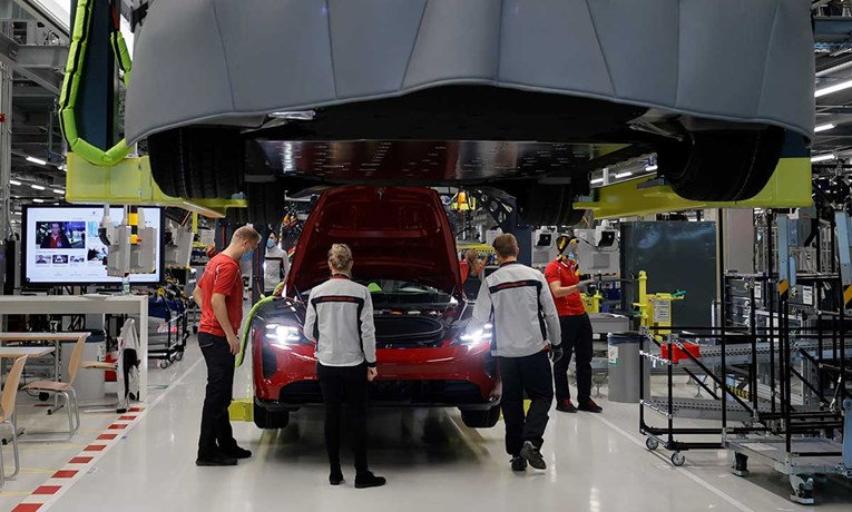 Njemačka priprema milijarde za kupnju novih automobila?
