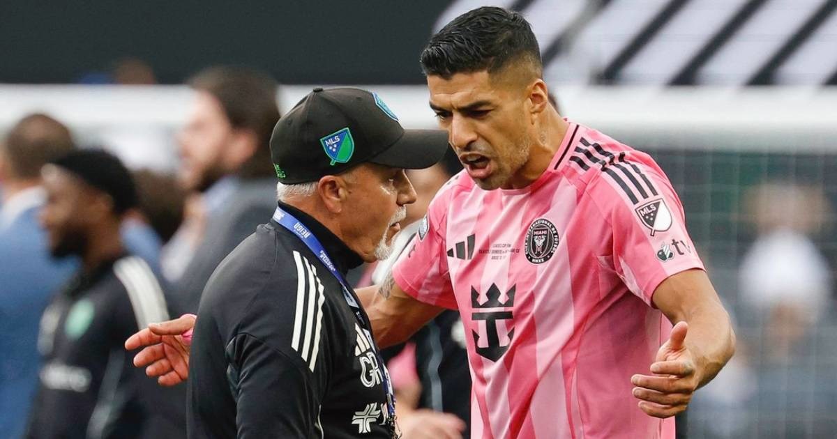 Suarez doznao kaznu za pljuvanje pomoćnog trenera. Možda je nikad ne odradi