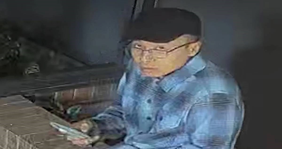 U Australiji zalio bebu kipućom kavom i pobjegao. U tijeku međunarodna potraga