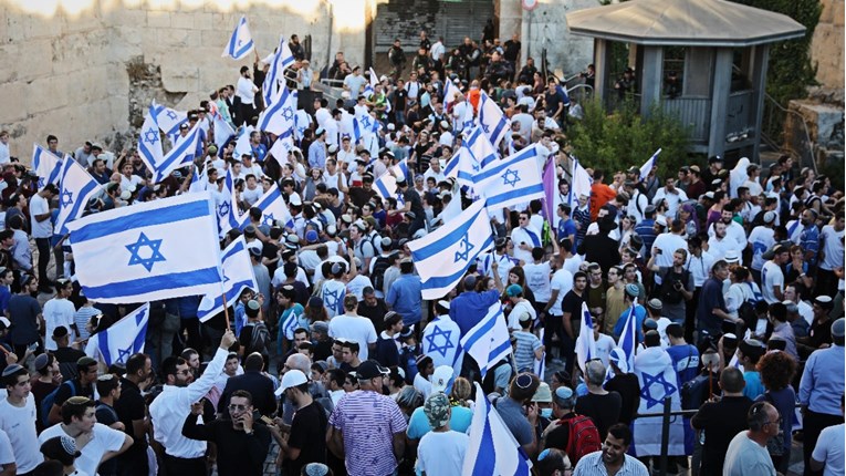 Izraelska desnica marširala kroz istočni Jeruzalem, nekoliko ozlijeđenih u sukobu