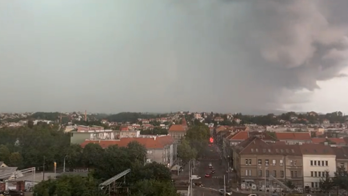VIDEO Ovako je izgledao dolazak strašne oluje u Zagreb