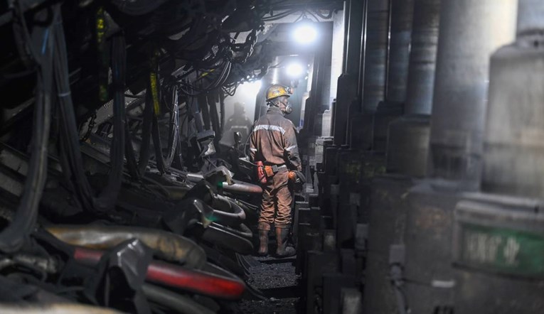 Izbio požar u rudniku ugljena u Kini, najmanje 16 mrtvih