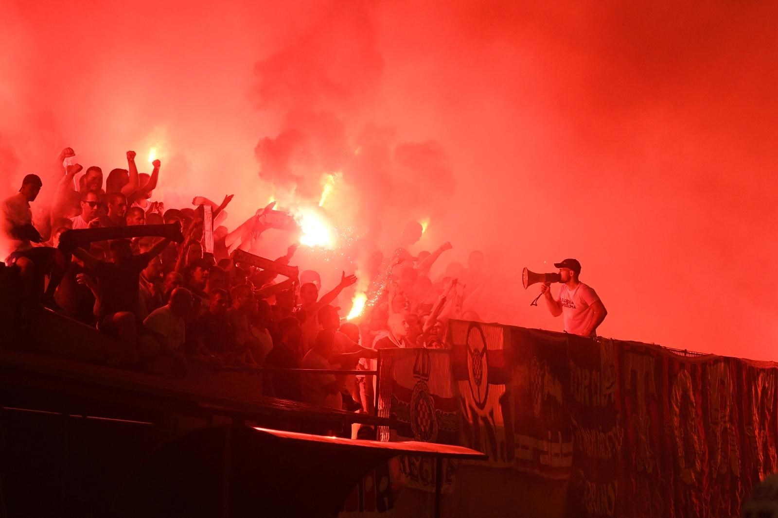 Kako je moguće da usred Dalmacije stoji grafit "Ubij tovara" i da ljudi mrze Hajduk?