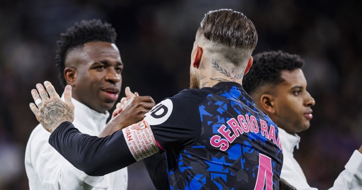 Ramos obično odgurne suparnika koji ga čuva. Pogledajte što je napravio Viniciusu