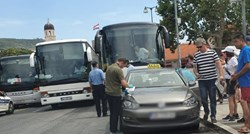 U Dubrovniku taksist razbio šoferšajbu Uberovcu