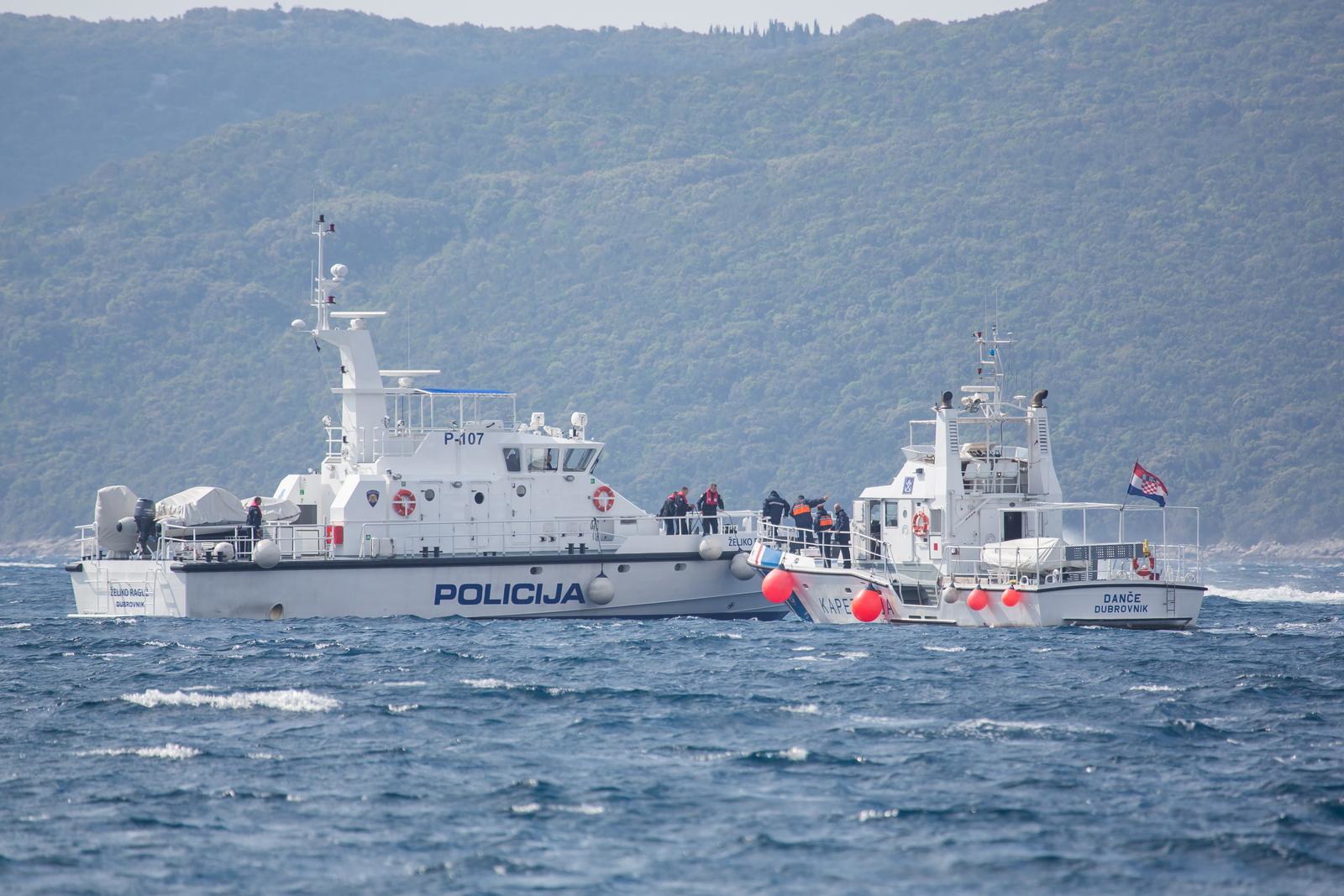 Jedrilica s turistima nasukala se kod Mljeta, svi spašeni
