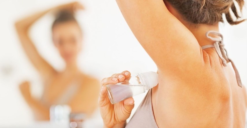 Dermatologinja izazvala raspravu: Treba li dezodorans stavljati ujutro ili navečer?