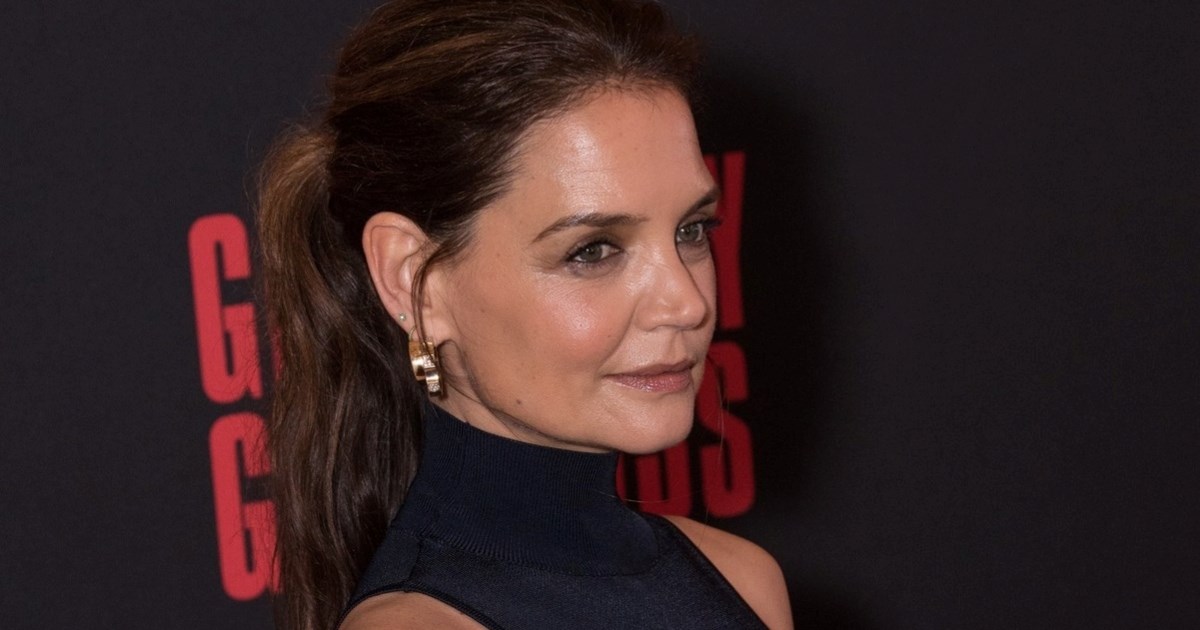 Katie Holmes privukla pažnju u poluprozirnoj maksi haljini