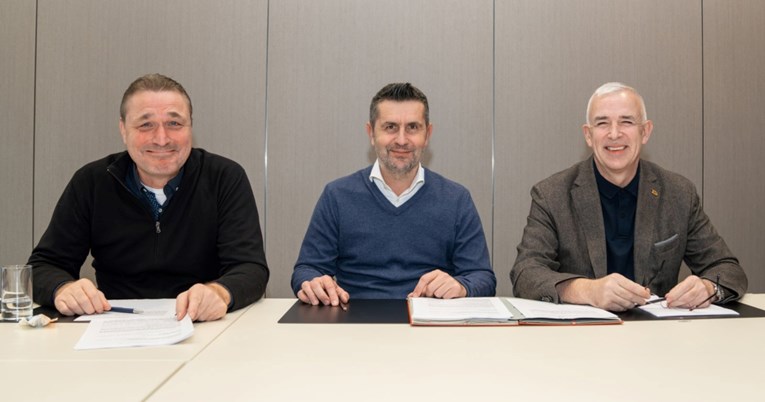 Nenad Bjelica preuzeo klub iz Bundeslige. Vodit će ga i u Ligi prvaka