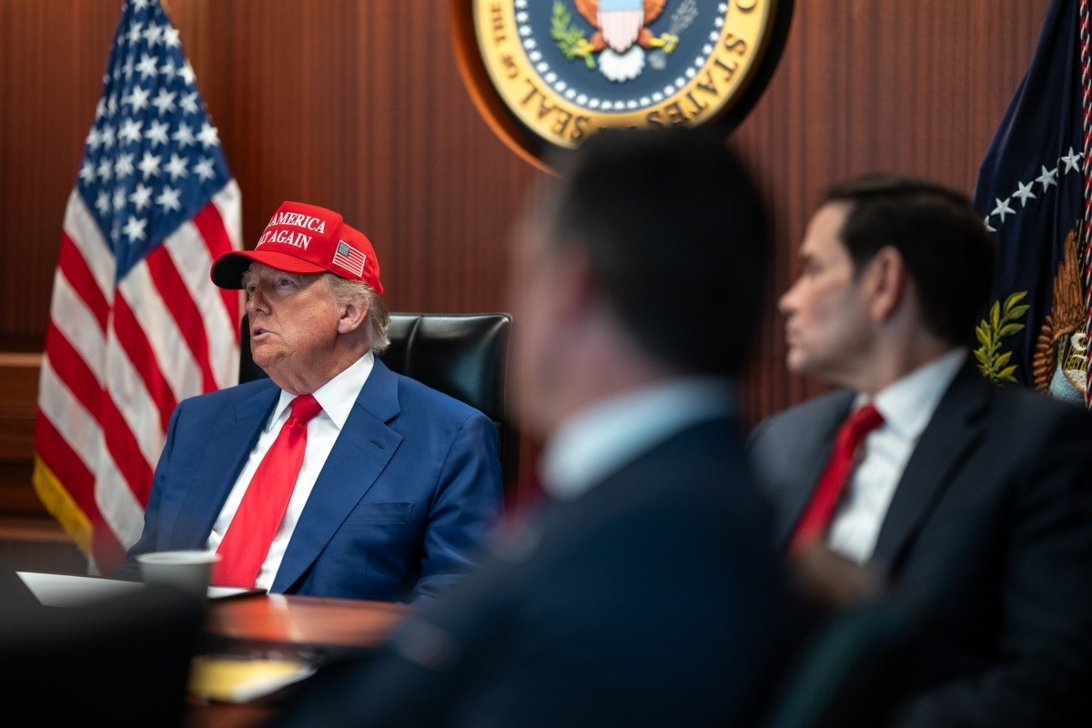 SAD potvrdio napade na američke baze. Trump je u Sobi za krizne situacije