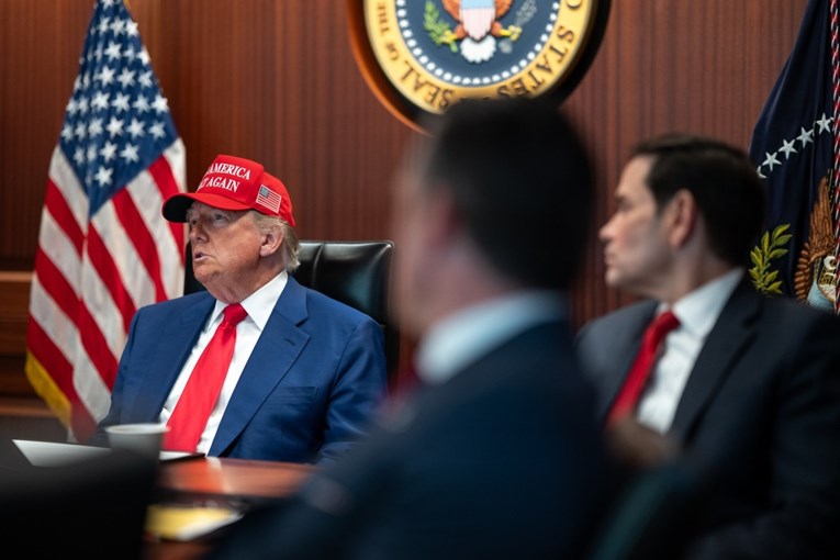 SAD potvrdio napade na američke baze. Trump je u Sobi za krizne situacije