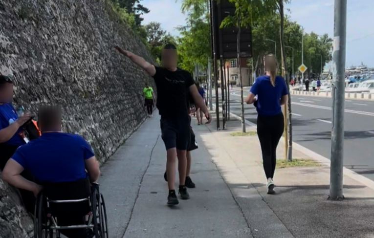 U Zadru prolaznicima vikali "Sieg Heil" i dizali desnicu. Privedeni su