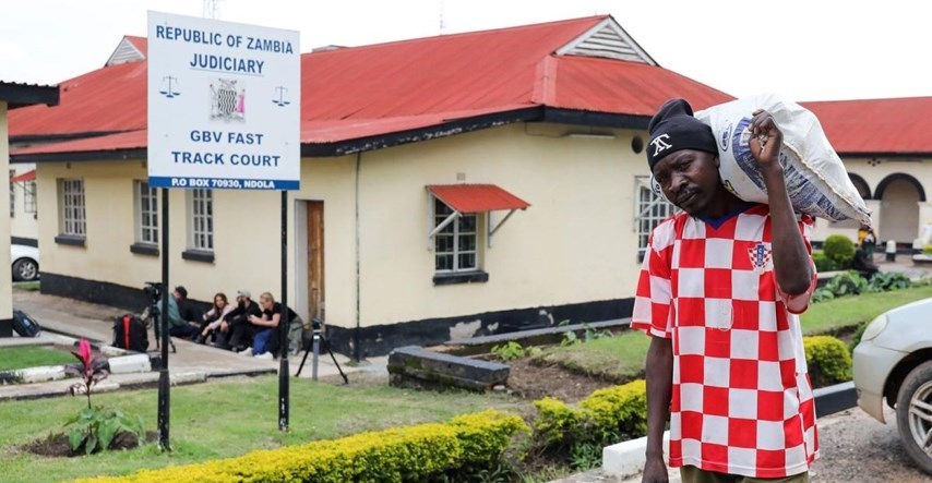 Afrikanac u Zambiji prošetao u hrvatskom dresu i privukao poglede
