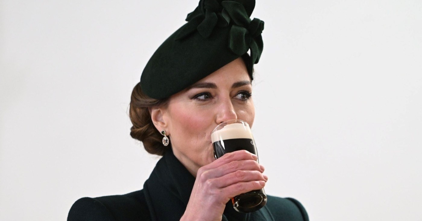 Kate Middleton nazdravila pivom u Irskoj, gardiste oduševila potezom nakon toga