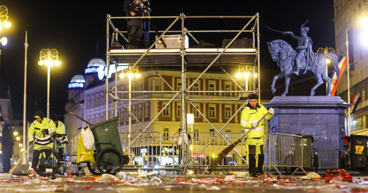FOTO Odmah nakon dočeka krenulo veliko čišćenje na Trgu bana Josipa Jelačića
