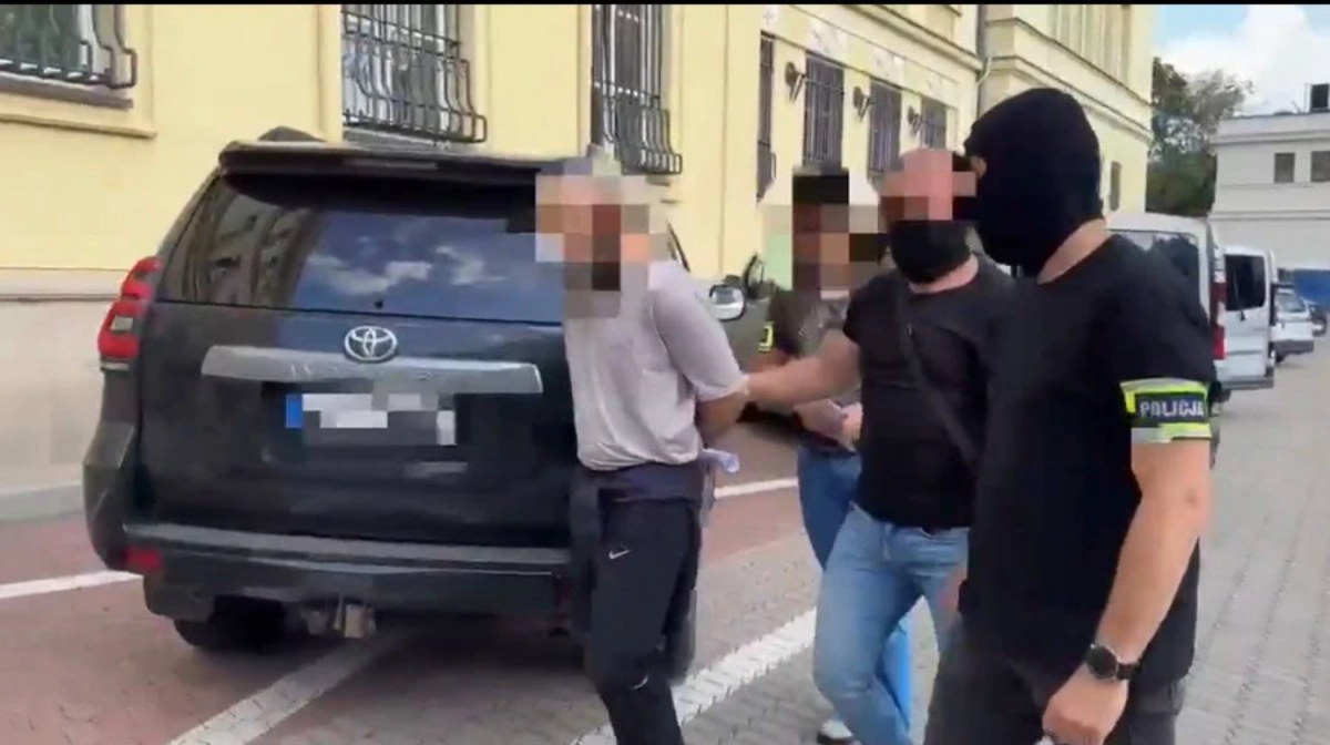 U Poljskoj uhićena tri ruska Čečena, našli im oružje. Pogledajte video
