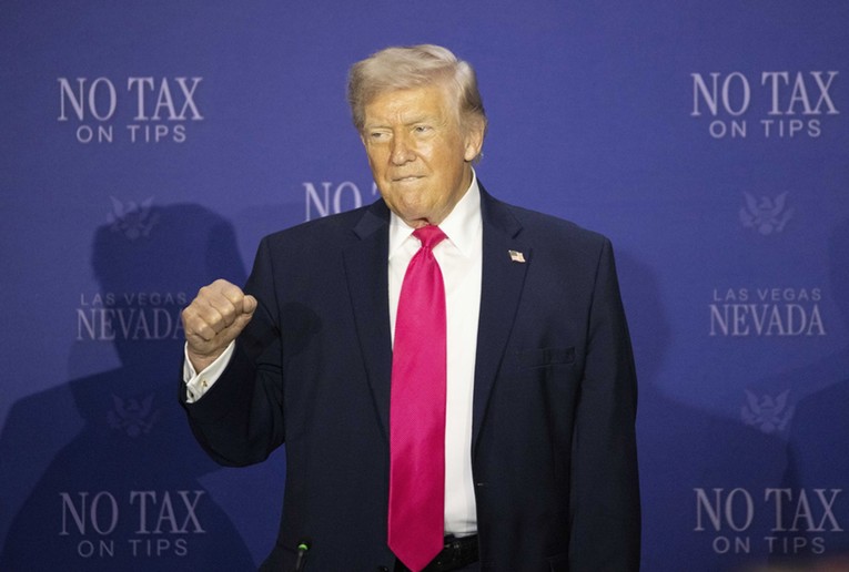 Trump: Svi na svijetu se smijali Americi! Ali više ne - Nitko se ne smije!!!