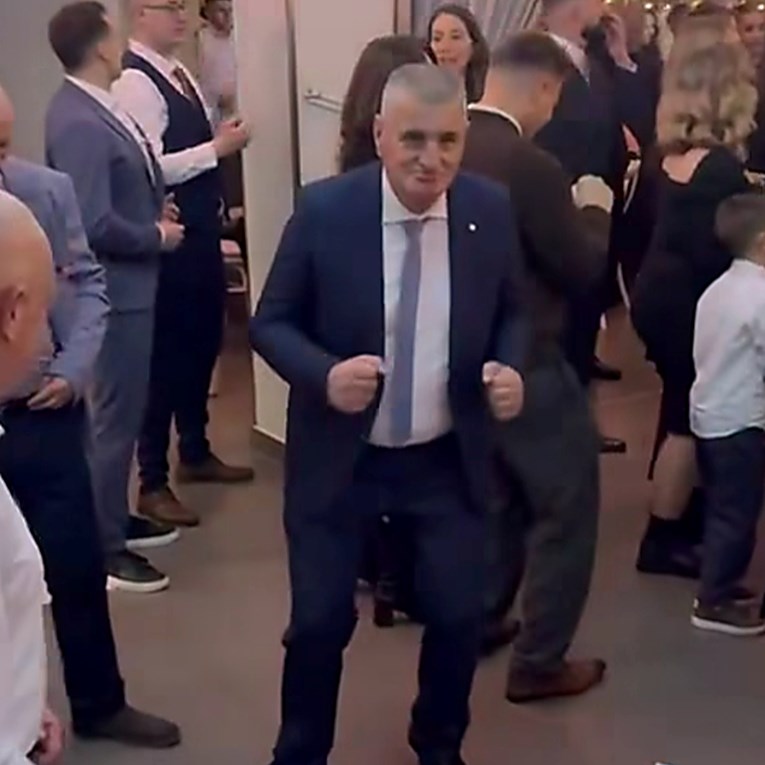 "Kad ženiš najstarijeg sina, a imaš dvi live": Miro Bulj nasmijao objavom sa svadbe