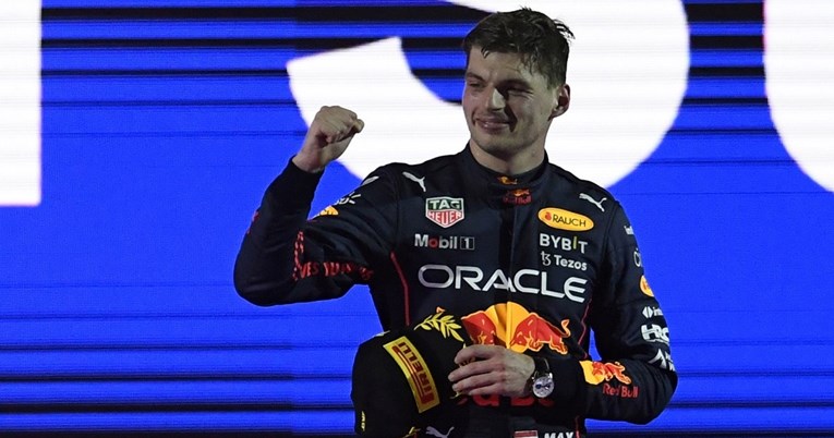 Najbolja sprint-utrka dosad, Verstappen u predzadnjem krugu pobijedio Leclerca