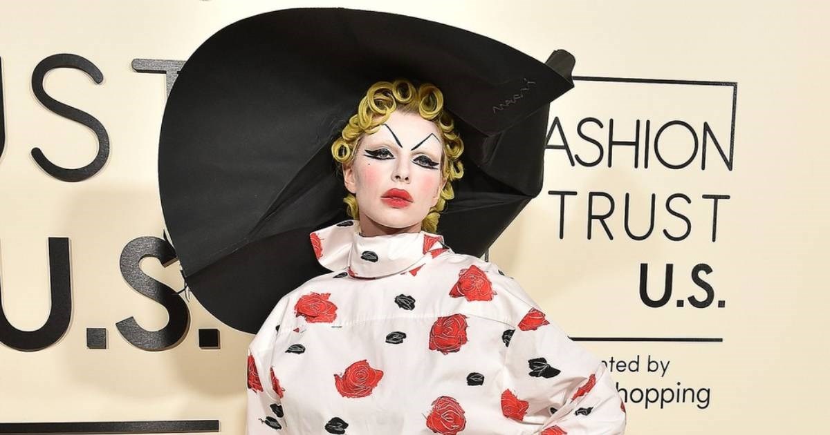 Julia Fox na crvenom tepihu privukla pažnju nesvakidašnjom šminkom i outfitom