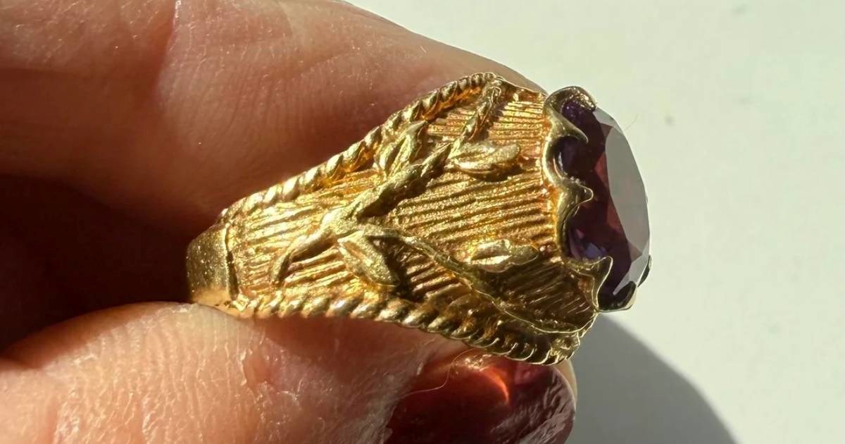 U second hand trgovini kupila je torbicu, unutra ju dočekalo neočekivano iznenađenje