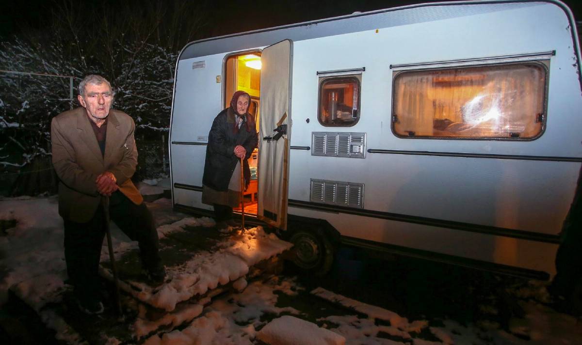 U Glini je dosad postavljeno 197 mobilnih stambenih objekata