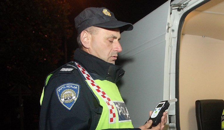 Bosanac i Slovenac vozili mrtvi pijani u Lici. Jedan osuđen, drugi čeka suđenje