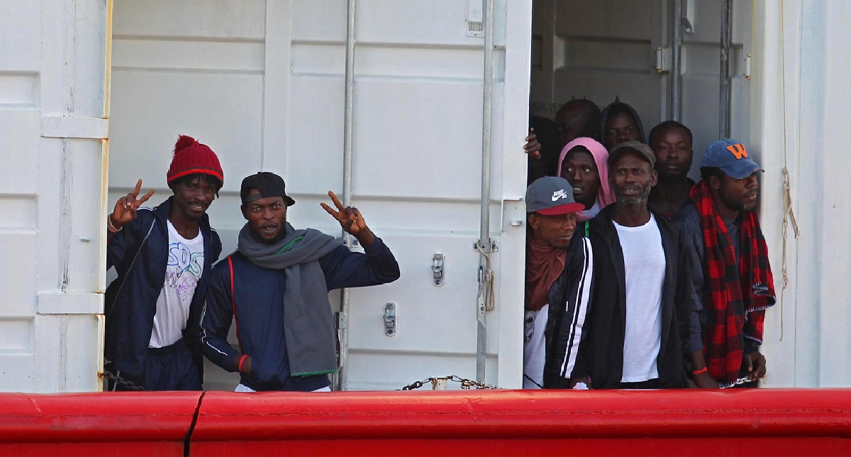 Italija dopustila pristanak francuskog migrantskog broda koji je 11 dana na moru