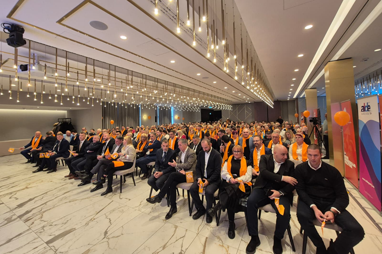 HNS proslavio 35. rođendan. Došli Habijan, Čačić, Posavec, Pupovac, Vrdoljak...