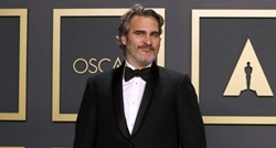 Joaquin Phoenix nosio isto odijelo kao i na prošlim Oscarima, promijenio samo detalj