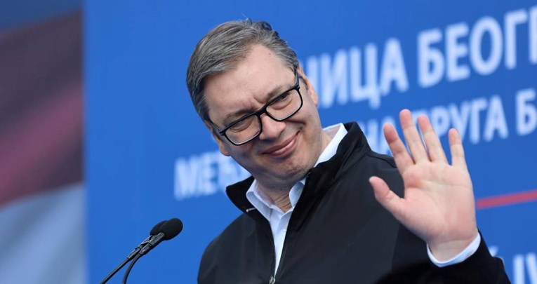 Vučić pobjeđuje u prvom krugu izbora, kažu ankete u Srbiji