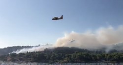 VIDEO Lokaliziran požar na Marjanu, vatrogasci ostaju dežurati preko noći