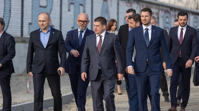 Ministar Butković obišao gradilište podvožnjaka u Osijeku vrijednog 13 milijuna eura