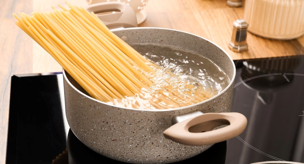 Napravite ovo i više vam nikada neće kipiti voda u loncu