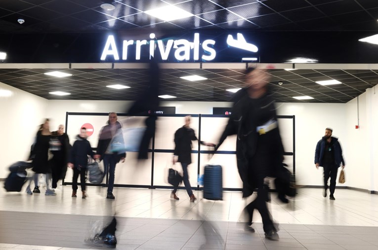 Masovna histerija na Heathrowu? 21 osoba se razboljela, ljudi padali u nesvijest