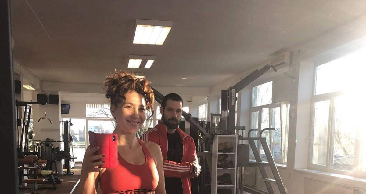 Hrvatska J.Lo: Ecija Ojdanić se u 46. godini hvali nevjerojatnim trbušnjacima