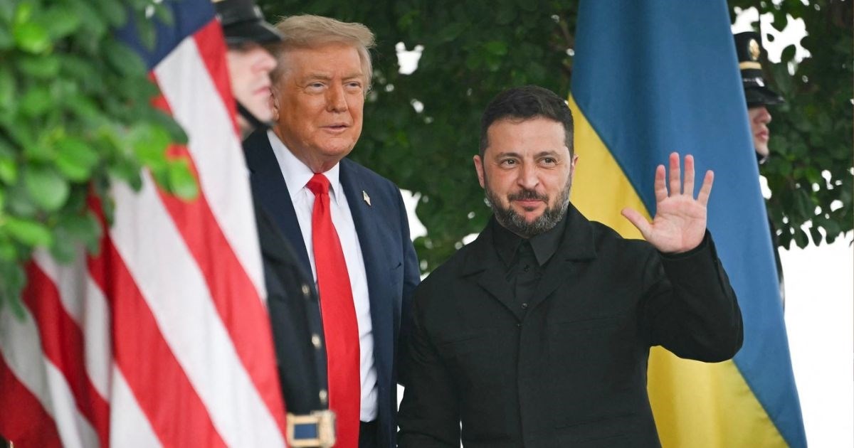 Kako je ukrajinski dizajner jednim detaljem promijenio Zelenskijev imidž