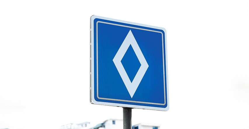 Francuzi uvode novi prometni znak na svoje prometnice, evo koja mu je funkcija