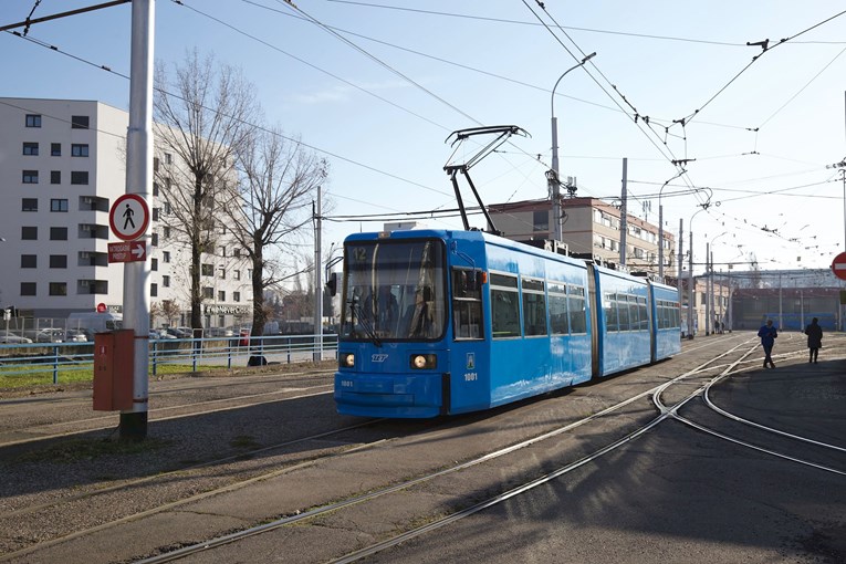 VIDEO Vozili smo se "novim" zagrebačkim tramvajem, dobio je liniju 12